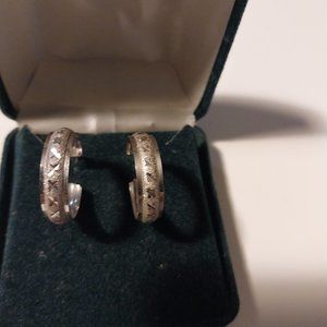 10k white gold earrings